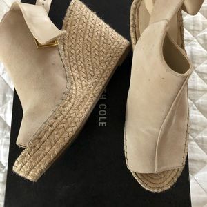 Kenneth Cole Tan/Nude Wedge Size 8.5
